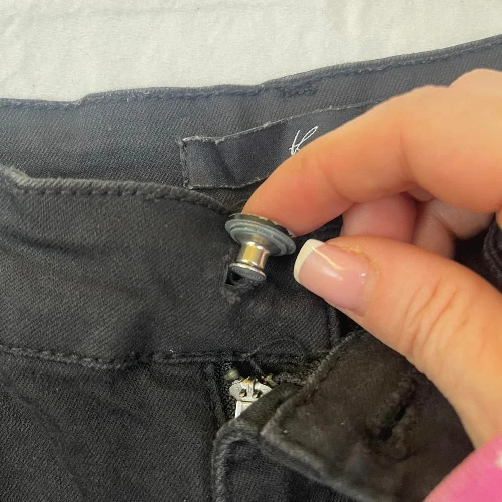 Black‎ distressed shorts